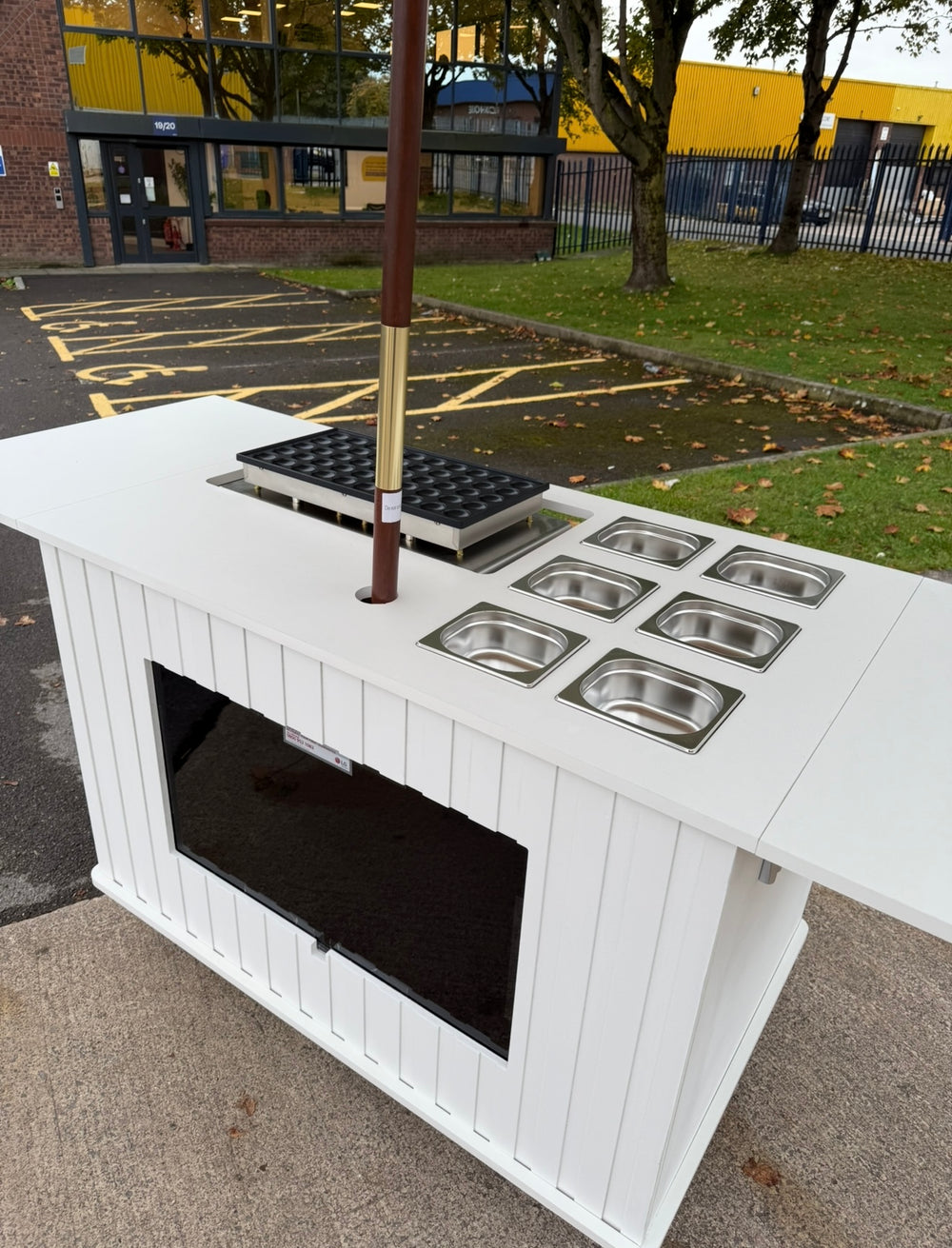 Mobile Collapsible White Dutch Pancake Cart with Built in Screen